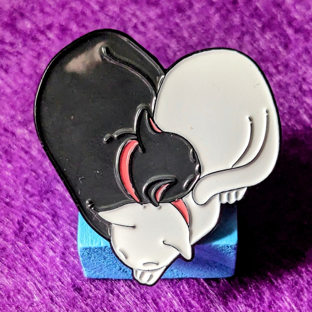Sleeping Kitties Heart Pin - Cute Cat Pin